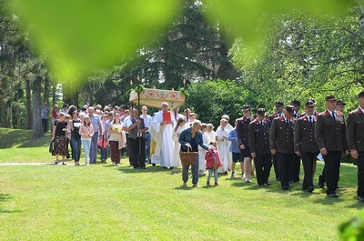 Hl. Messe und Fronleichnamsprozession