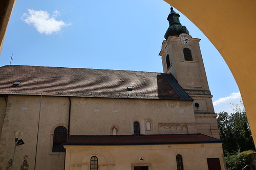 Rund um die Pfarrkirche Unterwaltersdorf