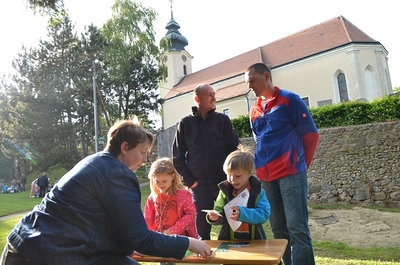 'Kinderliturgie - Mit allen Sinnen feiern' - Wortgottesfeier und Stationenbetrieb