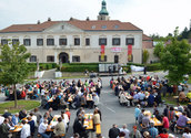 Hunderte TeilnehmerInnen beim Vikariats-Tag im Bildungshaus Schloss Großrußbach/Markus Göstl,goestl.globl.net