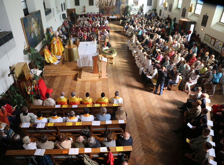 Festmesse in der Pfarre Neu 'Christus am Wienerberg'