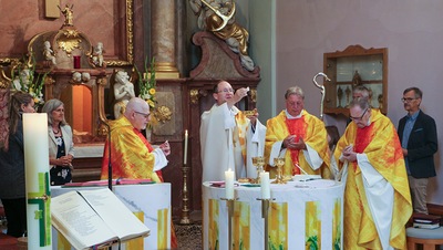Festmesse und Agape