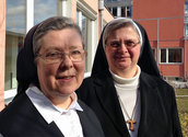 Sr. Beatrix Mayrhofer (Präsidentin) und Sr. Franziska Bruckner (Vizepräsidentin)/Ordensgemeinschaften