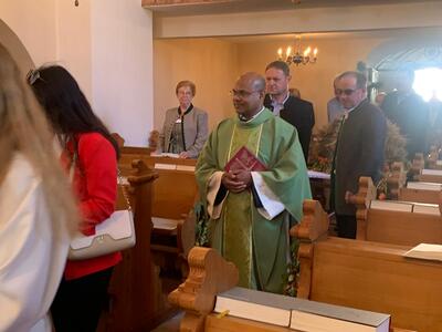 Feier in der Kirche in Ameis