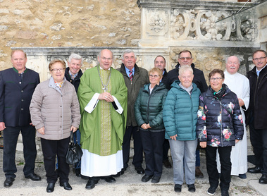 Abt Georg Wilfinger/Stift Melk, ein gebürtiger Immendorfer, feierte mit seinen Jahrgangskolleginnen und -kollegen 70. Geburtstag. Pfarrer und Bürgermeister sind auch auf dem Bild