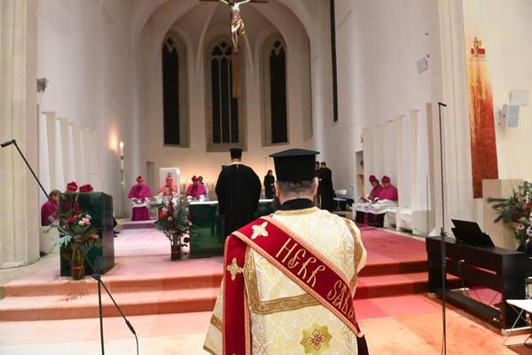 Martinsfest im Zeichen christlicher Solidarität / kathbild.at / Franz Josef Rupprecht Feirliches Martinsfest