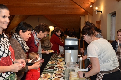 Pfarrkaffee im Gemeindesaal