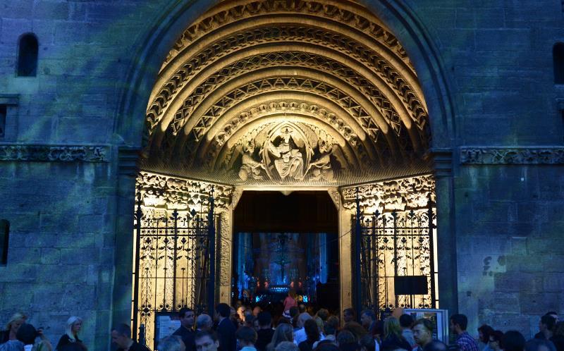 Kirchentor Stephansdom in der Langen Nacht der Kirchen.