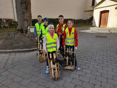 Ratscher unterwegs in der Pfarre Asparn