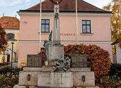 Kriegerdenkmal / Erni Klimpfinger