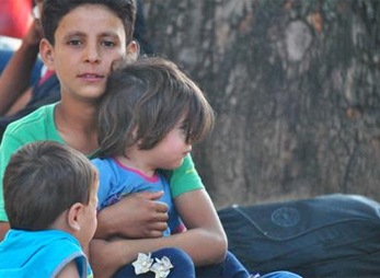 Kinder in Flüchtlingslager