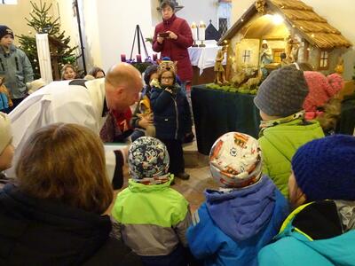 Krippenandacht in der Kirche in Ameis