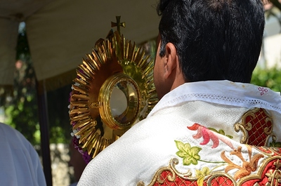 Festgottesdienst und Fronleichnamsprozession