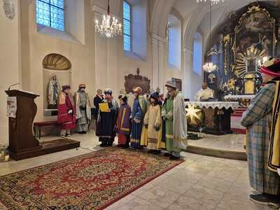 Sternsingergruppen der Pfarre Asparn/Zaya