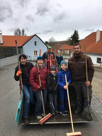 Gnadendorfer Bevölkerung säuberte öffentliche Plätze