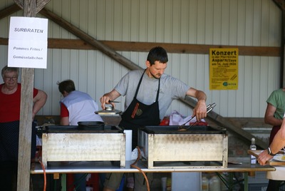 Gottesdienst und Pfarrfest in Asparn/Zaya