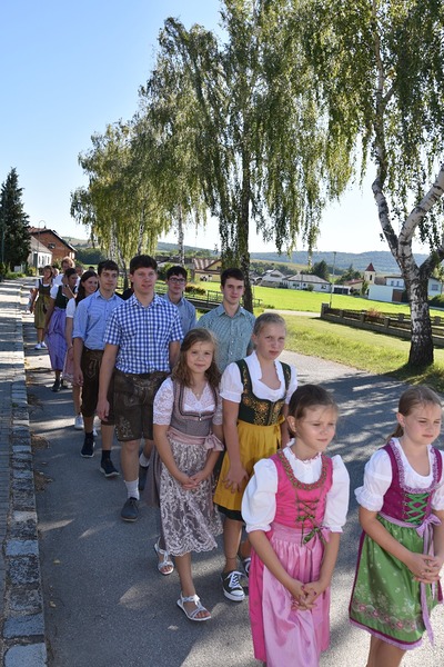 Kranzniederlegung und Gottesdienst