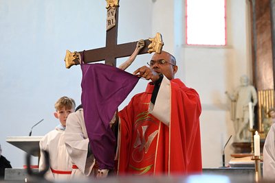 Karfreitagsliturgie in der Kirche in Wenzersdorf
