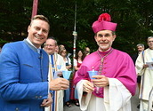 Wallfahrtsmesse bei der Lourdesgrotte im Wienerwald. Erzbischof Josef Grünwidl und Bürgermeister Christoph Kaufmann.