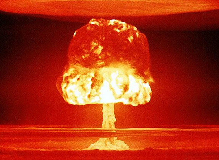 Papst fordert weltweites Verbot von Nuklearwaffen