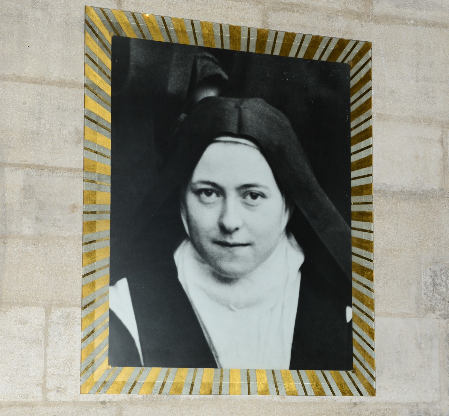 Bild der hl. Therese von Lisieux oder Kleine hl. Therese oder Theresia vom Kinde Jesu