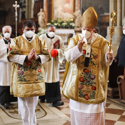 Kardinal Schönborn feiert das Hochamt zum Christi-Himmelfahrtstag 2021