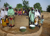 Besonders Frauen profitieren von den neuen Brunnen in Burkina Faso. Foto: SEI SO FREI