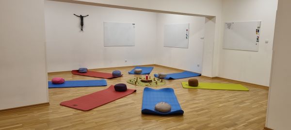 Sprengelsaal8 / Pfarre Machstraße