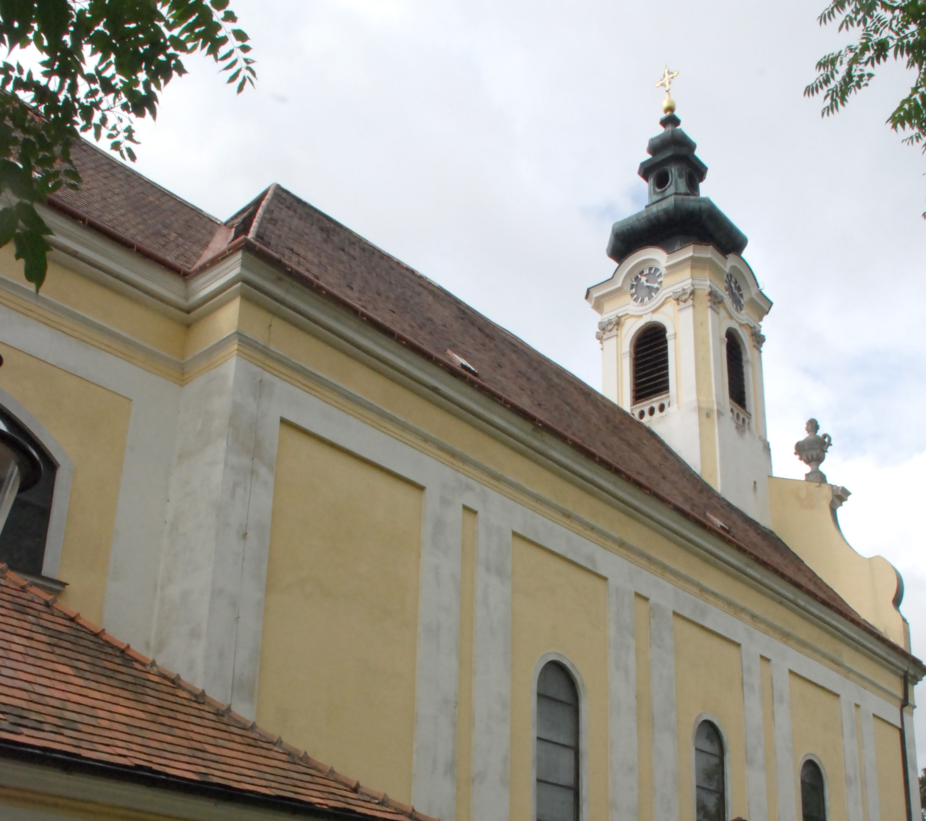 Pfarrkirche Bad Pirawarth - zu den Hll. Barbara & AgathaPatrozinien: 4. Dezember und 5. Februar