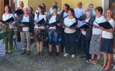 Kirchenchor gestaltet die Heilige Messe mit