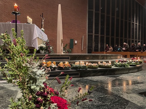Adventkranzsegnung in Unterheiligenstadt / Markus Lahner Adventkranzsegnung in Unterheiligenstadt