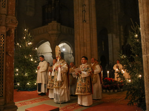 Weihnachten in der offenen Stiftskirche von Heiligenkreuz