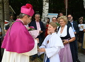 Wallfahrtsmesse bei der Lourdesgrotte im Wienerwald mit Erzbischof Josef Grünwidl.