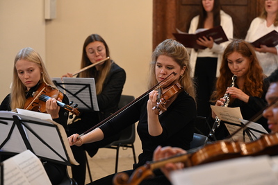 Gottesdienst mit Chor und Orchester im Rahmen der Sommernachtsklänge 2025.
