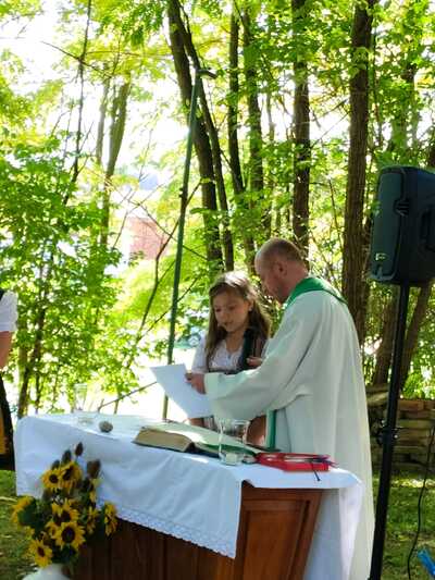 Kranzniederlegung und Gottesdienst
