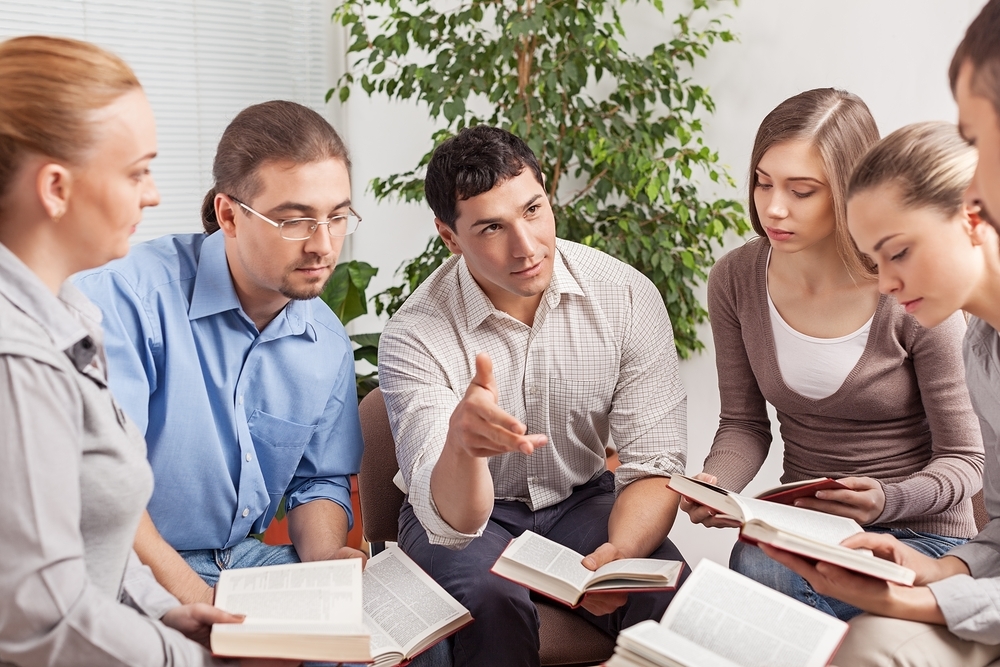 Papst: Bibel so oft in die Hand nehmen wie ein Handy