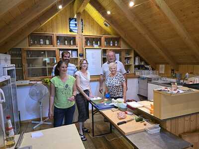 Gottesdienst und Pfarrheurigen in Ameis