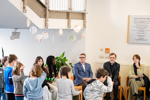 Schulbesuch Blaue Schule / Erzdiözese Wien/ Schönlaub, Stephan Schönlaub Schulbesuch Blaue Schule
