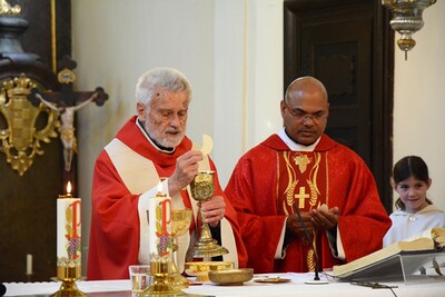 Gottesdienst und Pfarrfest in Asparn/Zaya