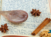 Rezeptbuch mit Gewürzen/bilderbox.com