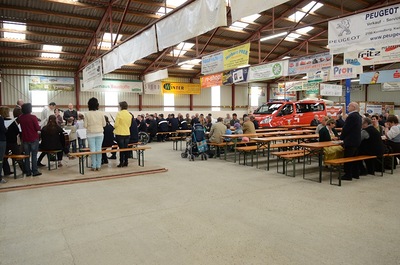 Feldmesse und Autosegnung beim FF-Heurigen