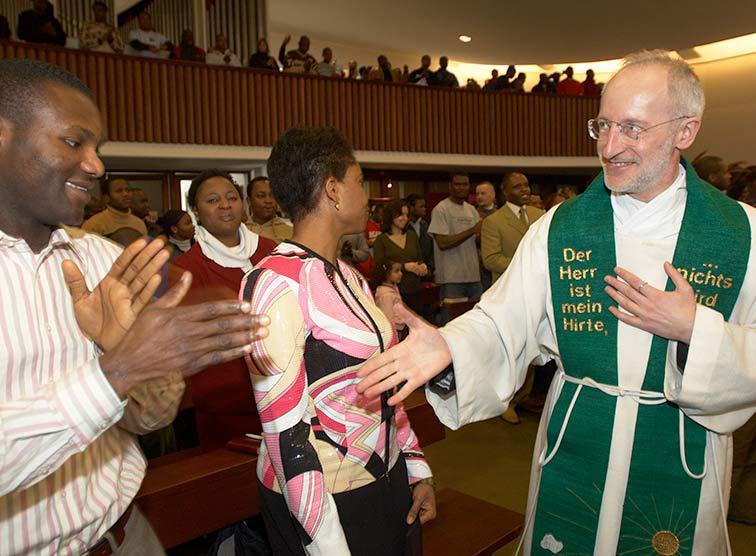 Franz Scharl, afrikanische Gemeinde, Friedensgruß