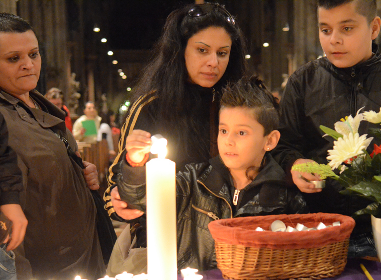 Roma-Tag, Kerzen anz