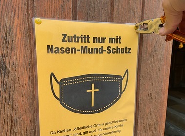 Entfernung des Hinweisschilds