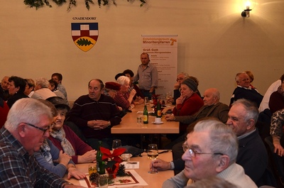 Pfarrkaffee im Gemeindesaal