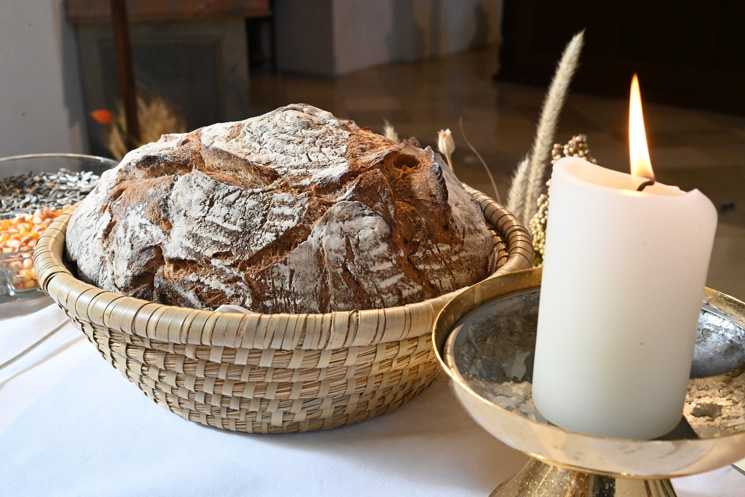 Brotlaib in einem Körbchen