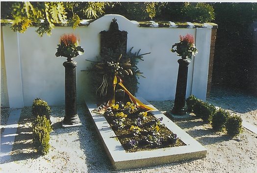 Das Sachsengrab / Pfarre Biedermannsdorf Das Sachsengrab