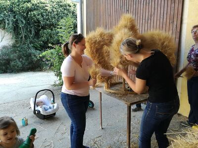 Flechten der Erntedankkrone