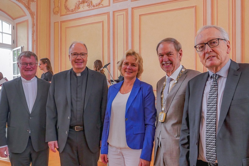Ordensfrau Melanie Wolfers mit Peter-Wust-Preis geehrt