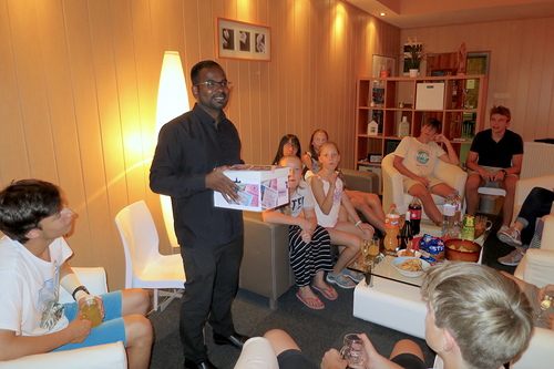 Abschiedsbox für P. Sagai                